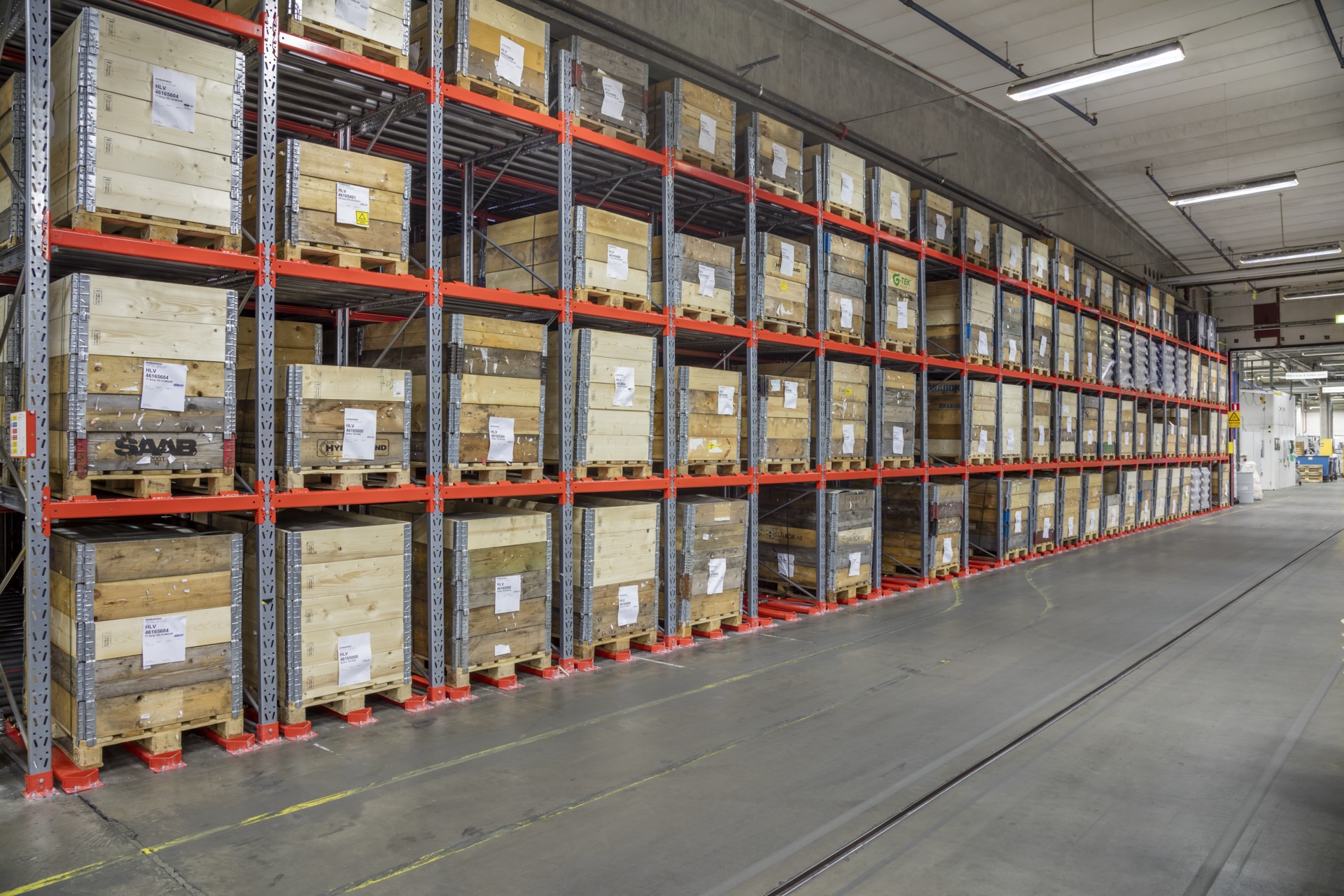 Live storage racking EAB